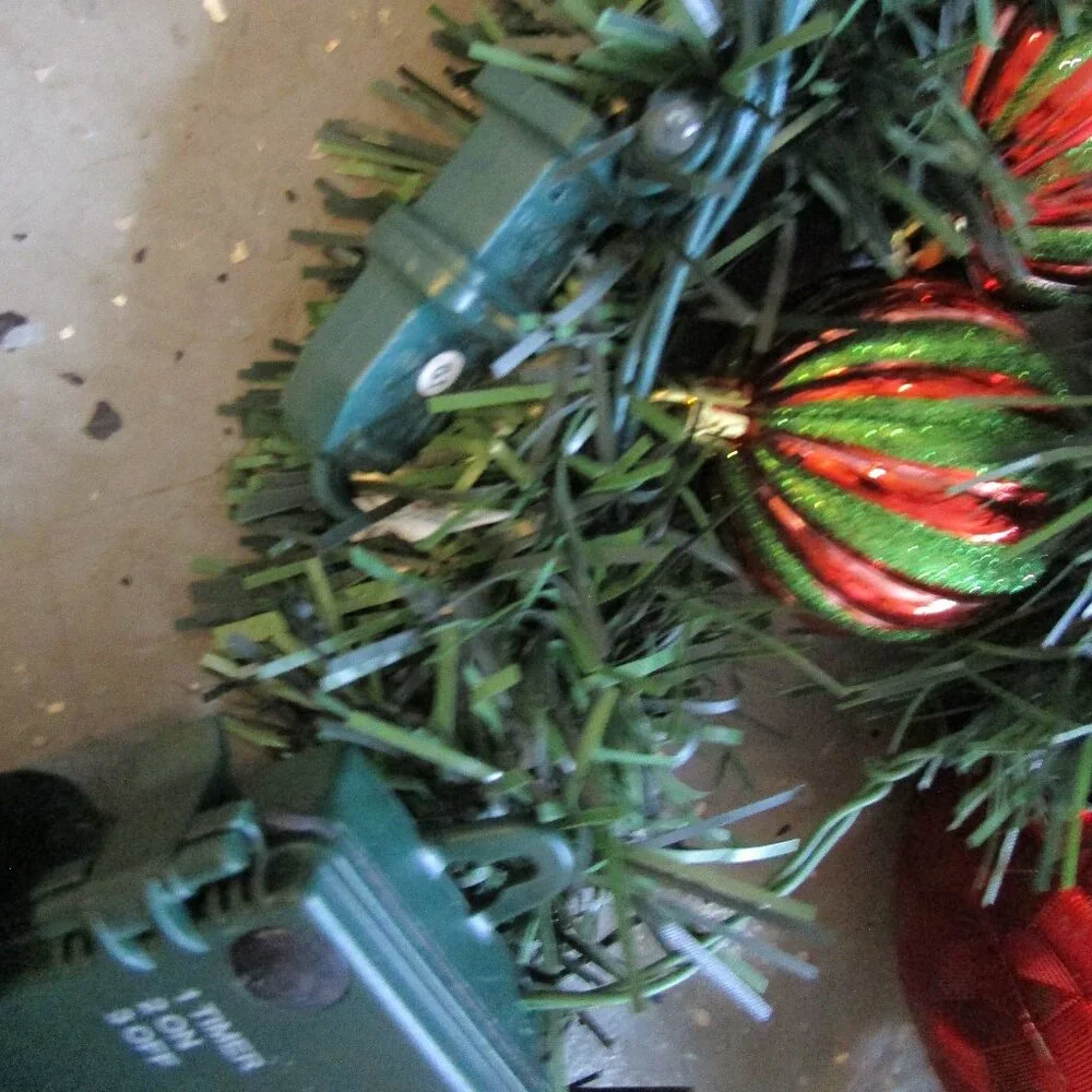 lighted indoor/outdoor evergreen garlands